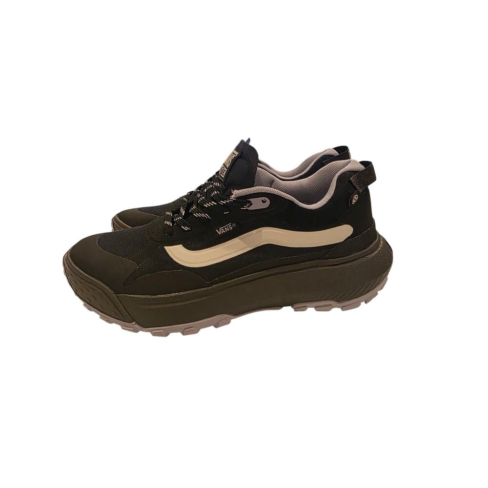 Vans MTE Trail Sneakers NWOB Black White Chunky Outdoor Shoes Men 7 Women 8.5